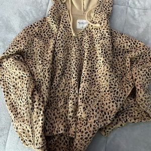 Abercrombie cheetah cropped sweatshirt